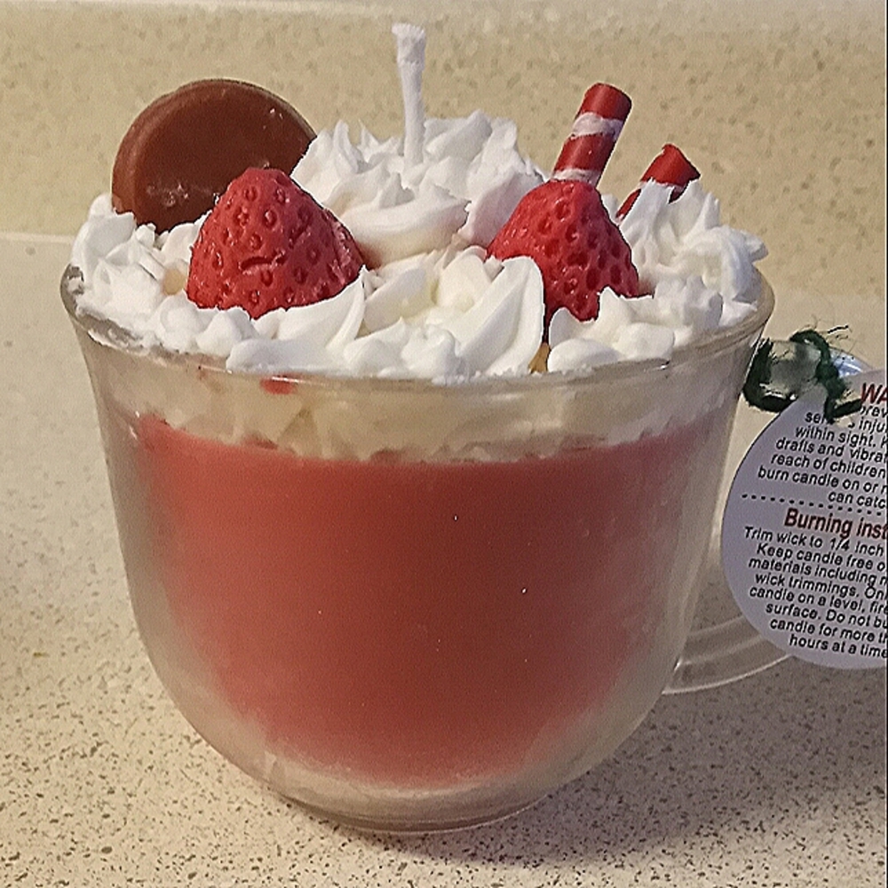 BRAND NEW! NEVER USED! Strawberry Cheesecake Candle